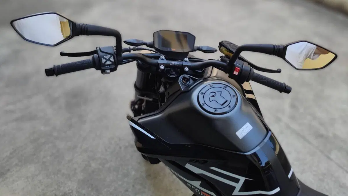 KTM 890 Duke GP (2022 - 23)  (6)