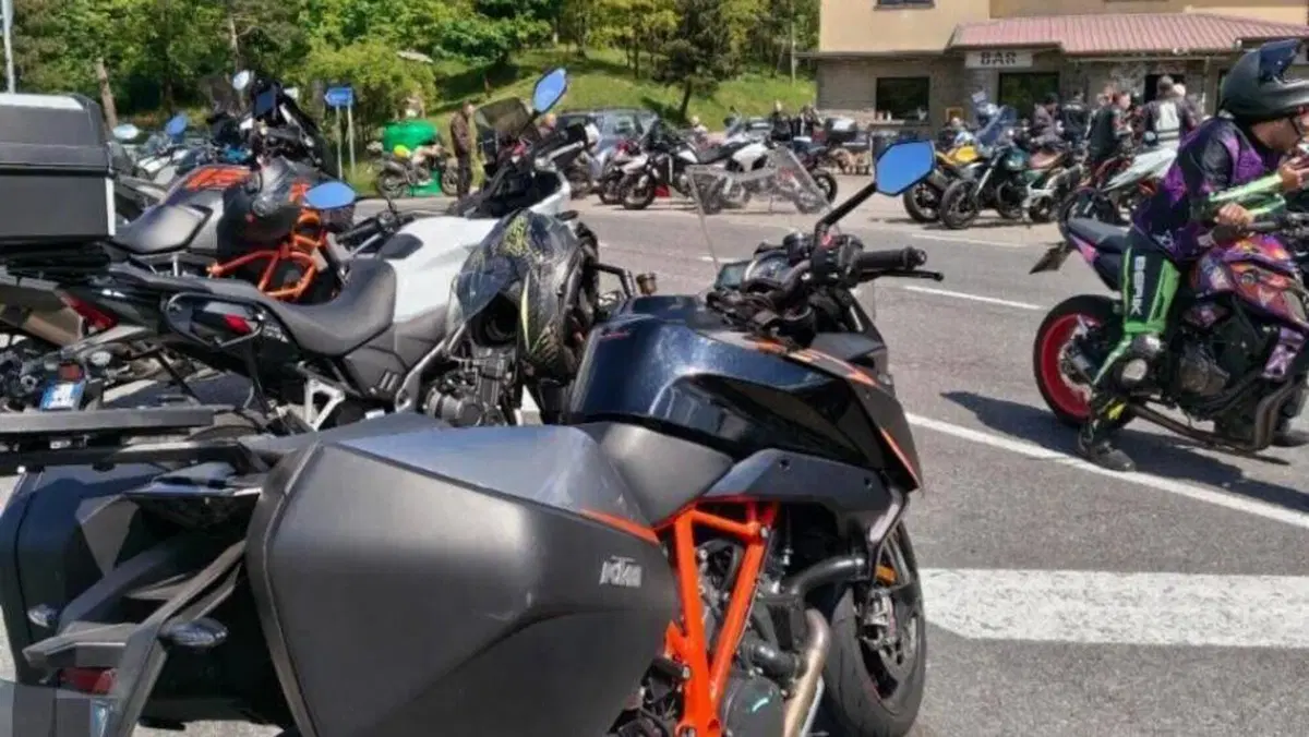 KTM 1290 Super Duke GT (2019 - 20)  (2)