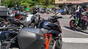KTM 1290 Super Duke GT (2019 - 20)  (2)