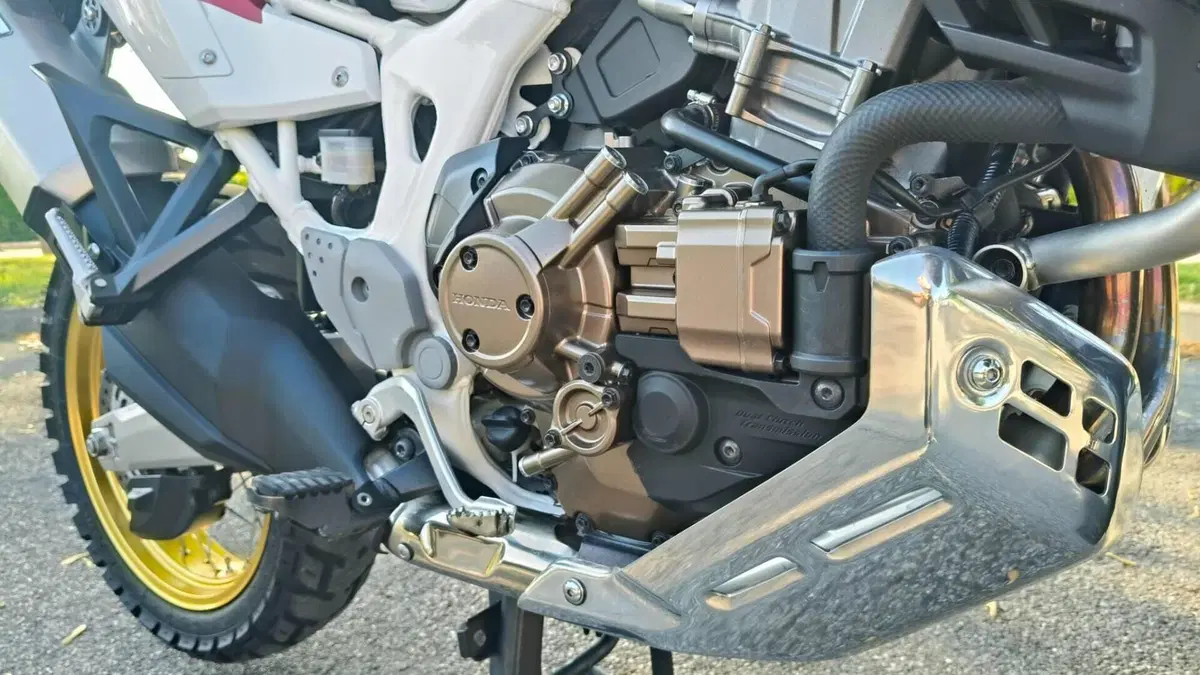 Honda Africa Twin CRF 1000L Adventure Sports DCT Desert Track (2019)  (2)