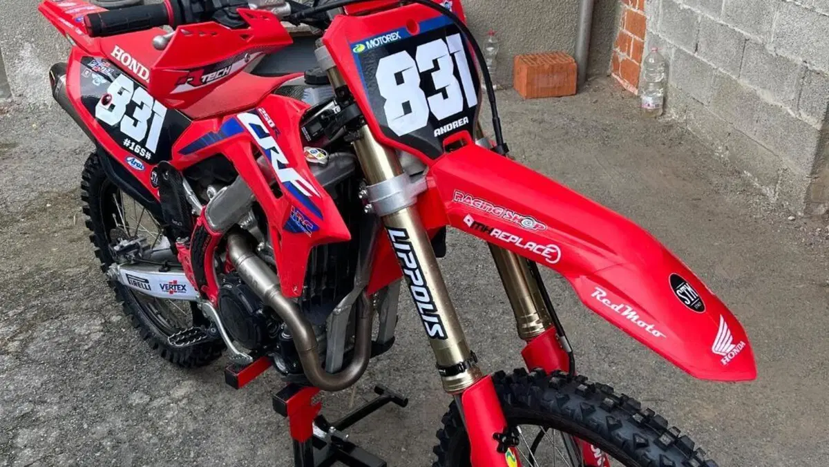 Honda CRF 250R (2023)  (2)
