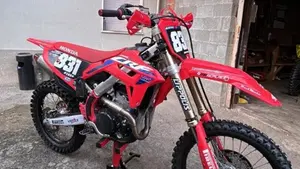 Honda CRF 250R (2023)  (3)