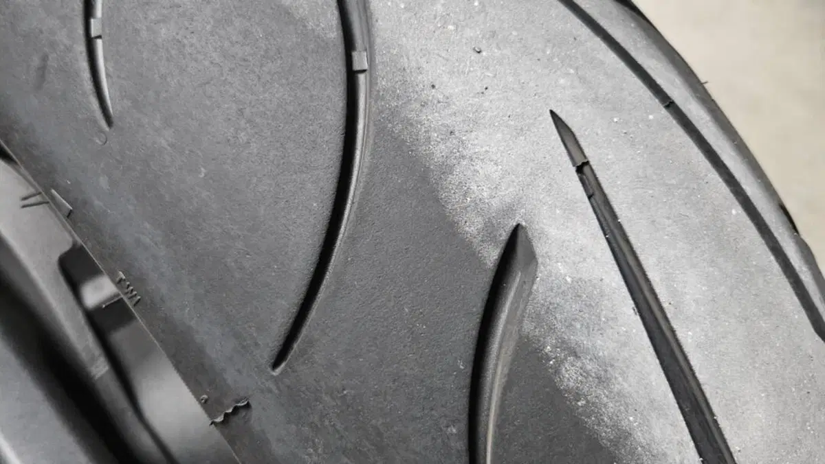 Triumph Speed Triple 1050 R ABS (2016 - 17)  (6)