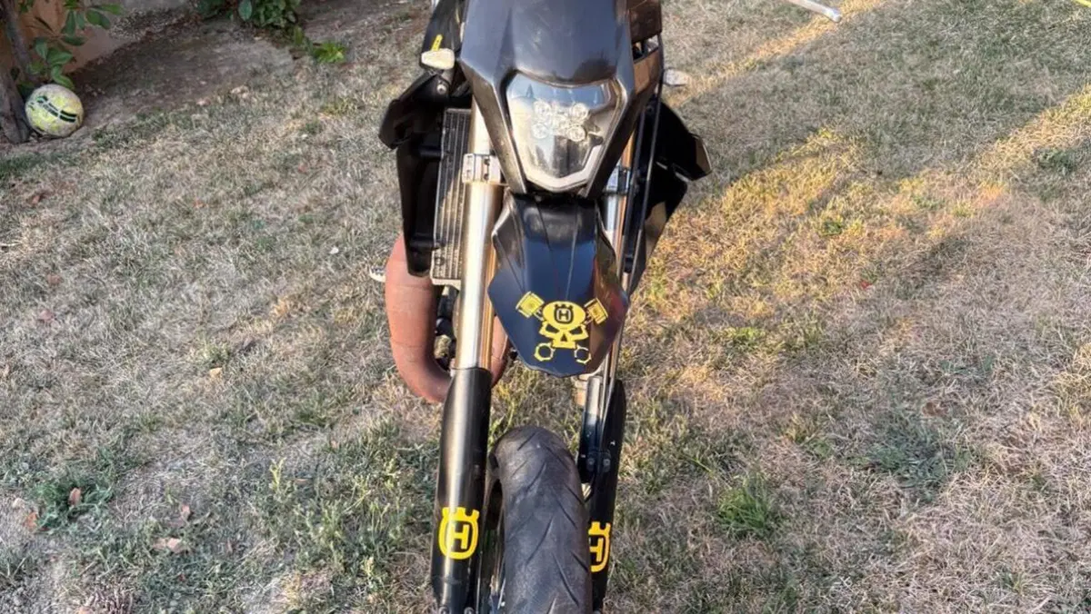 Husqvarna SM 125 (2009)  (2)