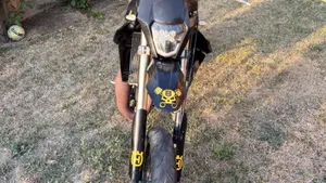 Husqvarna SM 125 (2009)  (2)