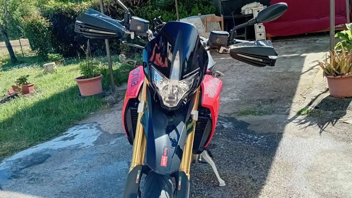 Aprilia Dorsoduro 750 (2009 - 14)  (3)