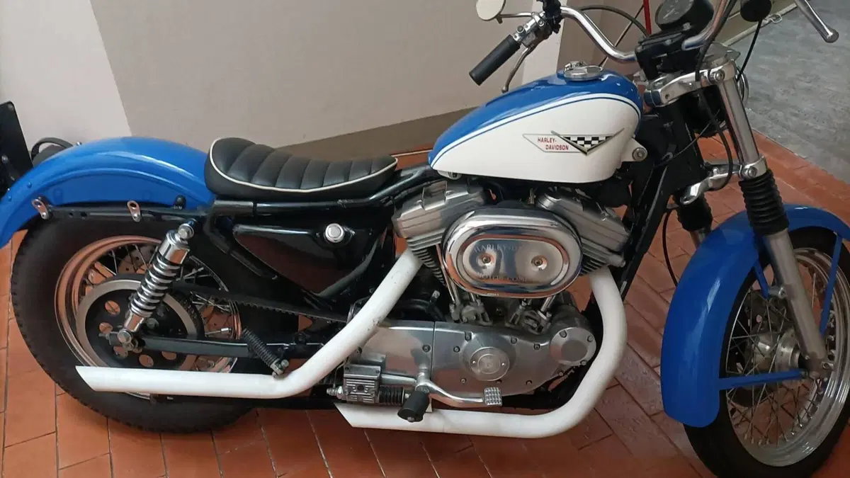 Harley-Davidson 883 Hugger (2001 - 02) - XLH 