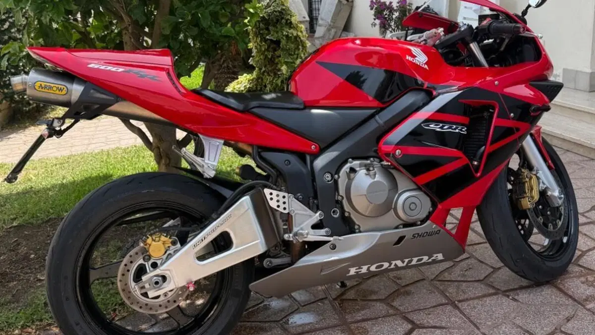 Honda CBR 600 RR (2003 - 04)  (2)