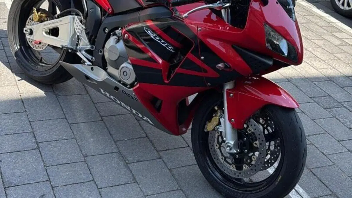 Honda CBR 600 RR (2003 - 04)  (3)