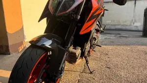 KTM 1290 Super Duke R (2019)  (3)