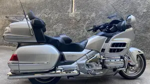 Honda GL 1800 Gold Wing (2007 - 11)  (4)