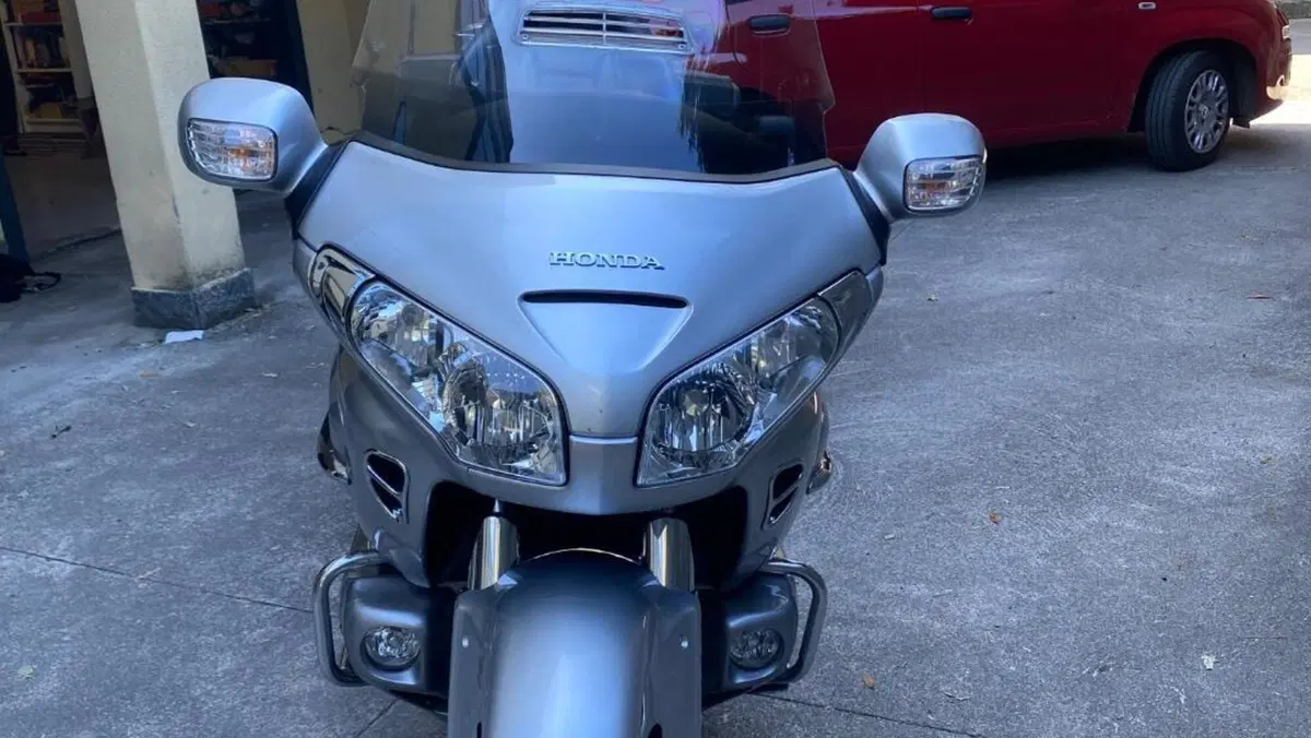 Honda GL 1800 Gold Wing (2007 - 11)  (5)
