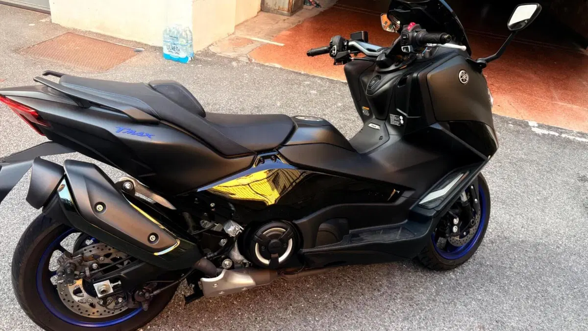 Yamaha T-Max 560 (2022 - 24)  (8)