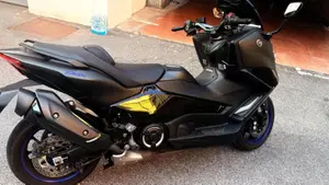 Yamaha T-Max 560 (2022 - 24)  (8)