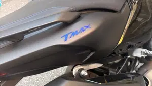 Yamaha T-Max 560 (2022 - 24)  (9)