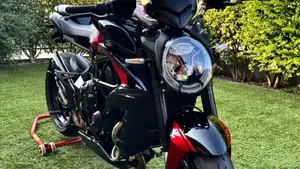 MV Agusta Brutale 800 RR (2021 - 25)  (5)
