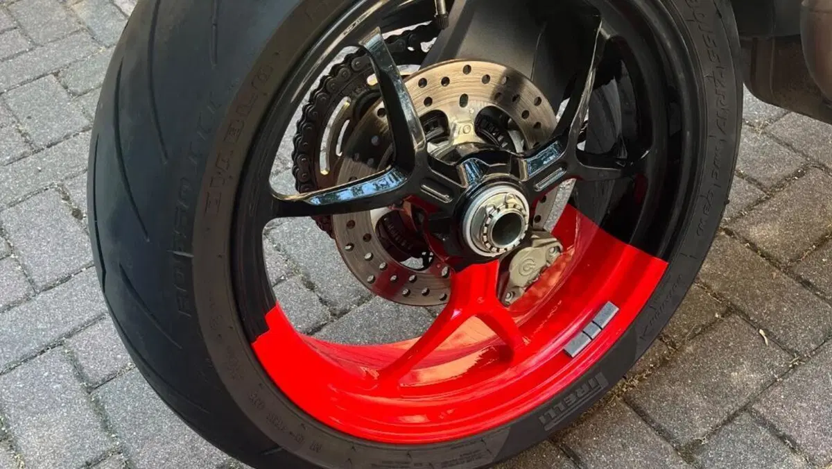 Ducati Hypermotard 950 RVE (2022 - 25)  (4)