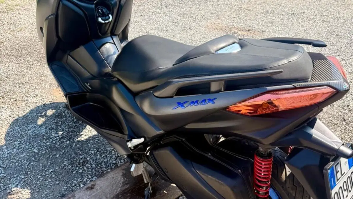 Yamaha X-Max 300 ABS (2017 - 20)  (2)