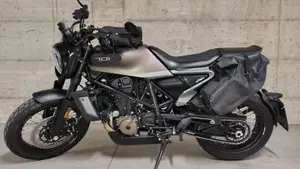 Husqvarna Svartpilen 701 Style (2019 - 20) 