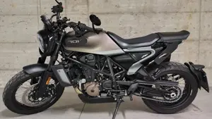 Husqvarna Svartpilen 701 Style (2019 - 20)  (2)