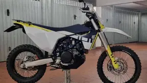 Husqvarna 701 Enduro (2023 - 25)  (6)