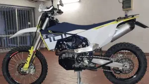 Husqvarna 701 Enduro (2023 - 25)  (7)