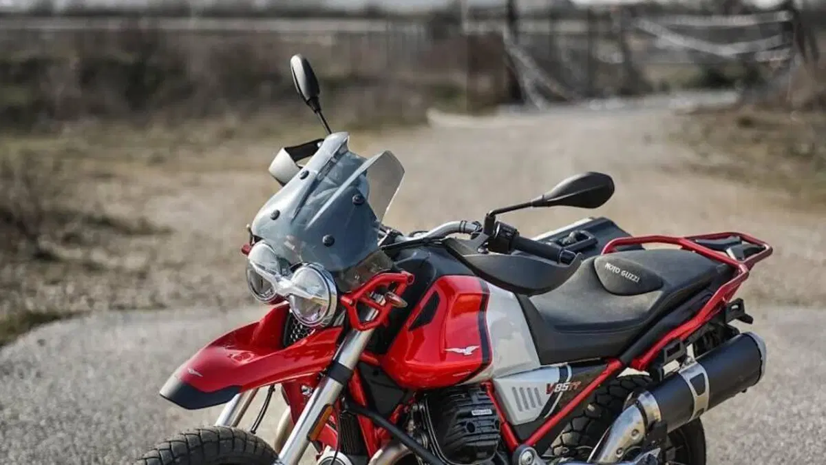 Moto Guzzi V85 TT Evocative Graphics (2021 - 23)  (4)