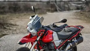 Moto Guzzi V85 TT Evocative Graphics (2021 - 23)  (4)