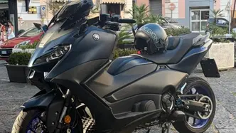 Yamaha T-Max 560 (2022 - 24) usata