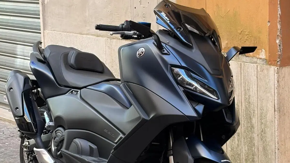 Yamaha T-Max 560 (2022 - 24)  (2)
