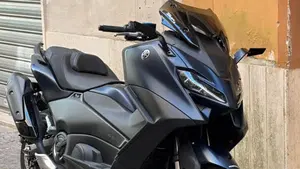Yamaha T-Max 560 (2022 - 24)  (2)