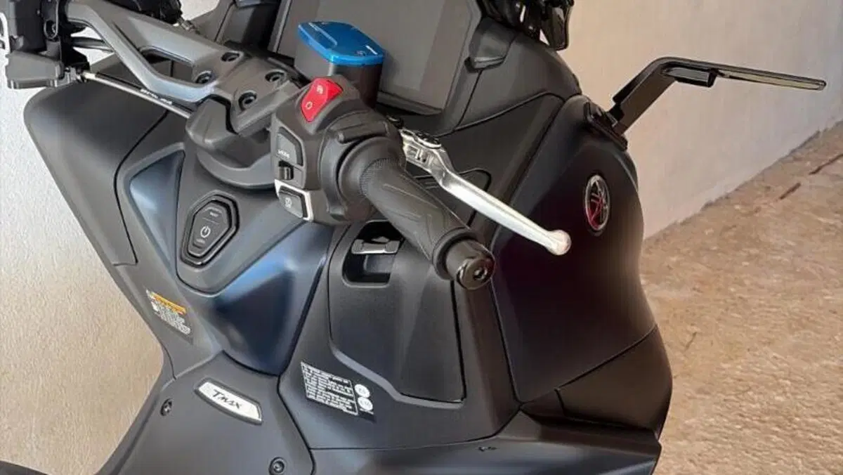 Yamaha T-Max 560 (2022 - 24)  (5)