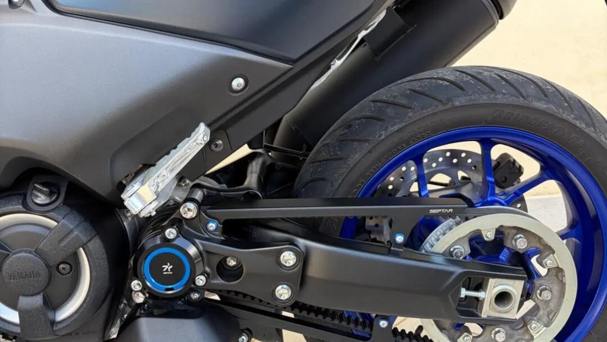 Yamaha T-Max 560 (2022 - 24)  (6)
