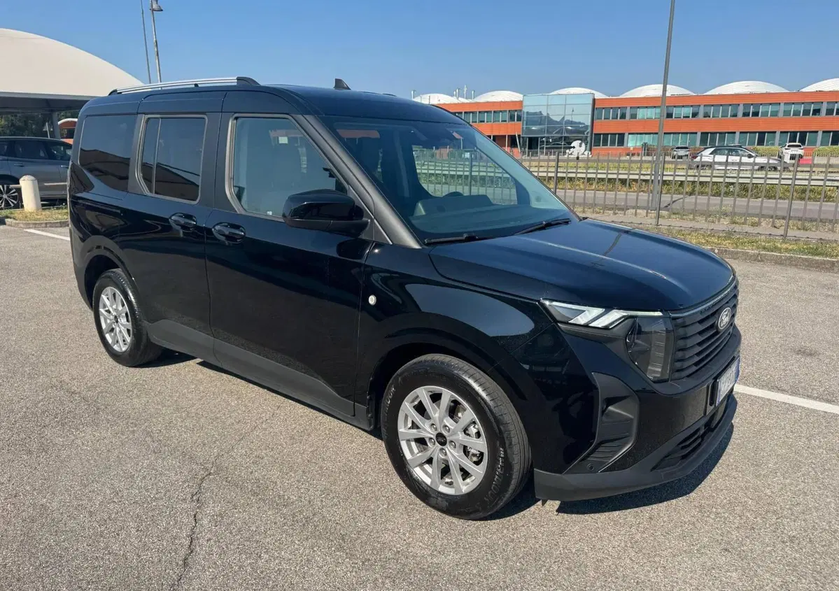 Ford Tourneo Courier 1.0 ecoboost 125cv Titanium (2)