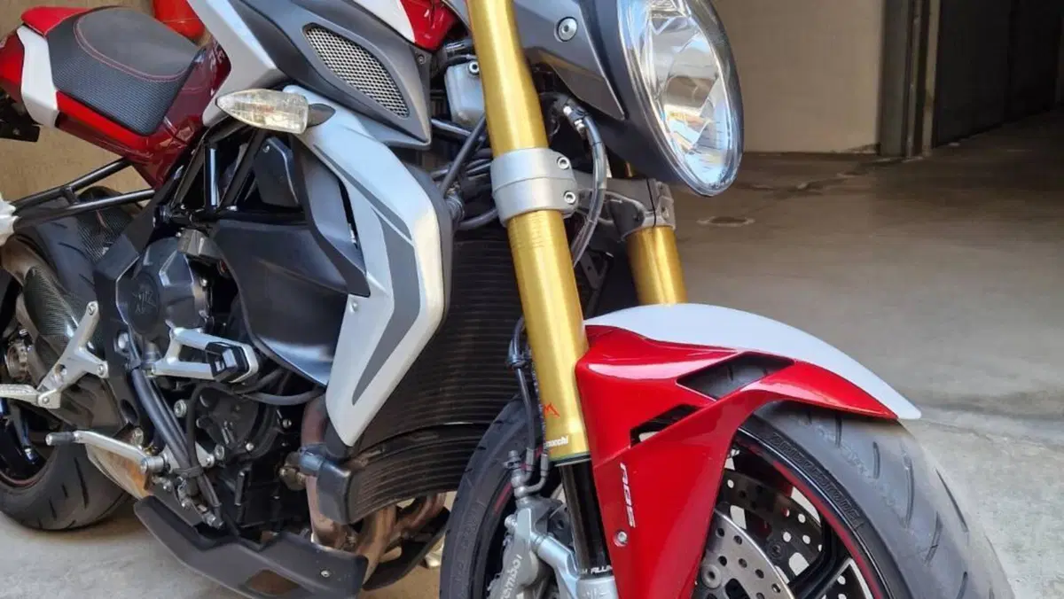 MV Agusta Brutale 800 RR (2015 - 16)  (4)