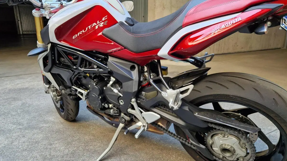 MV Agusta Brutale 800 RR (2015 - 16)  (8)