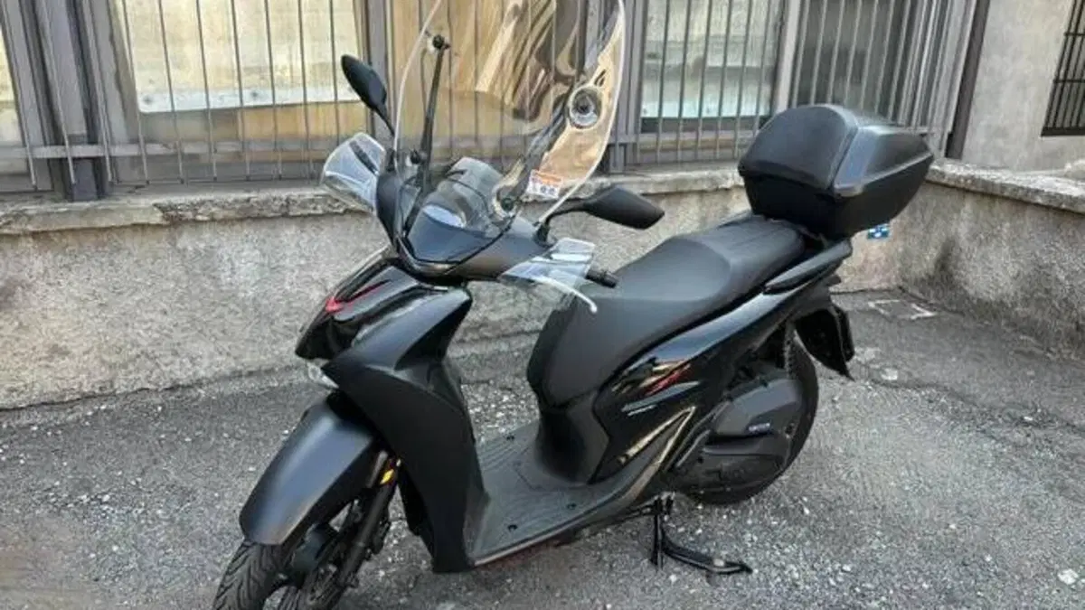 Honda SH 150i Sport (2024 - 25)  (4)