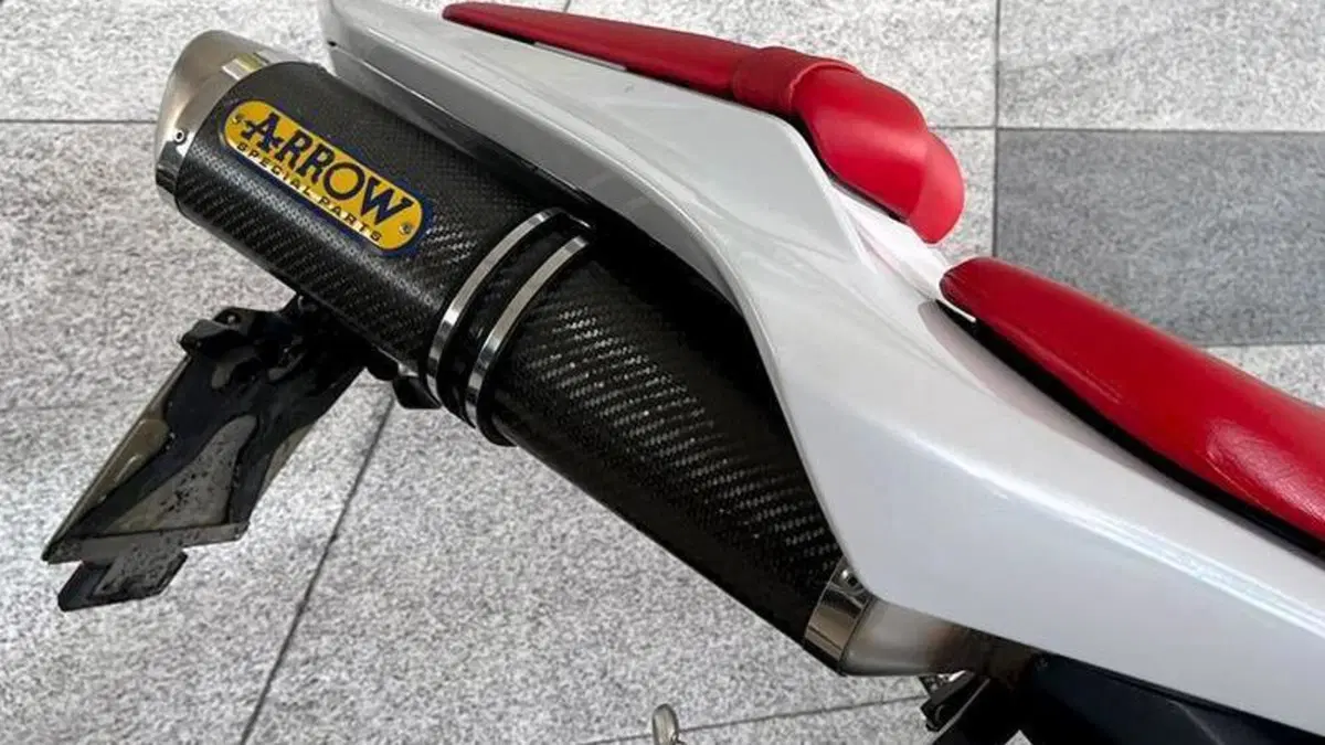 Yamaha YZF R1 (2007 - 08)  (6)