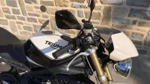 Triumph Street Triple (2007 - 12)  (5)