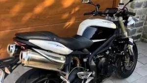 Triumph Street Triple (2007 - 12)  (7)