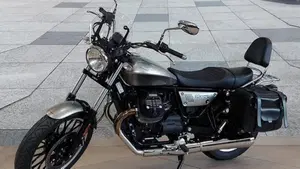 Moto Guzzi V9 Roamer (2021 - 24)  (2)