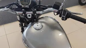 Moto Guzzi V9 Roamer (2021 - 24)  (6)