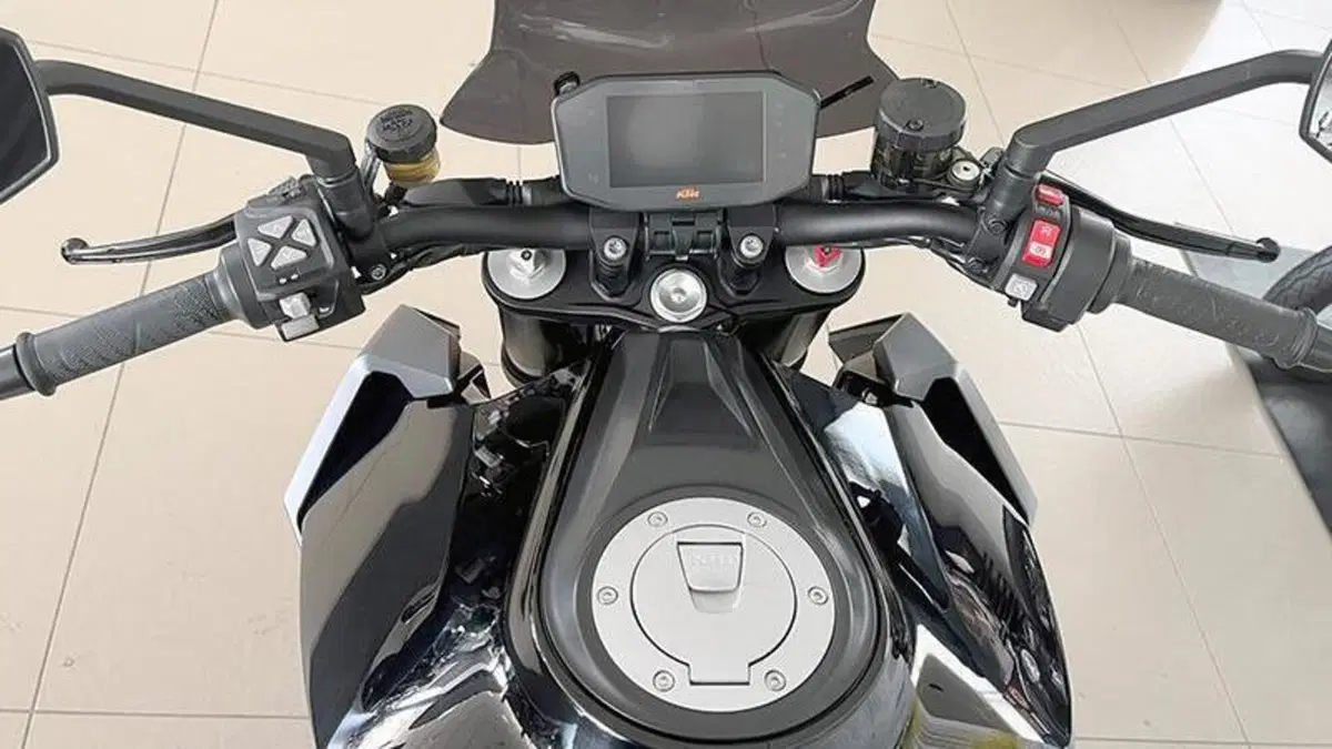 KTM 1290 Super Duke R (2019)  (6)