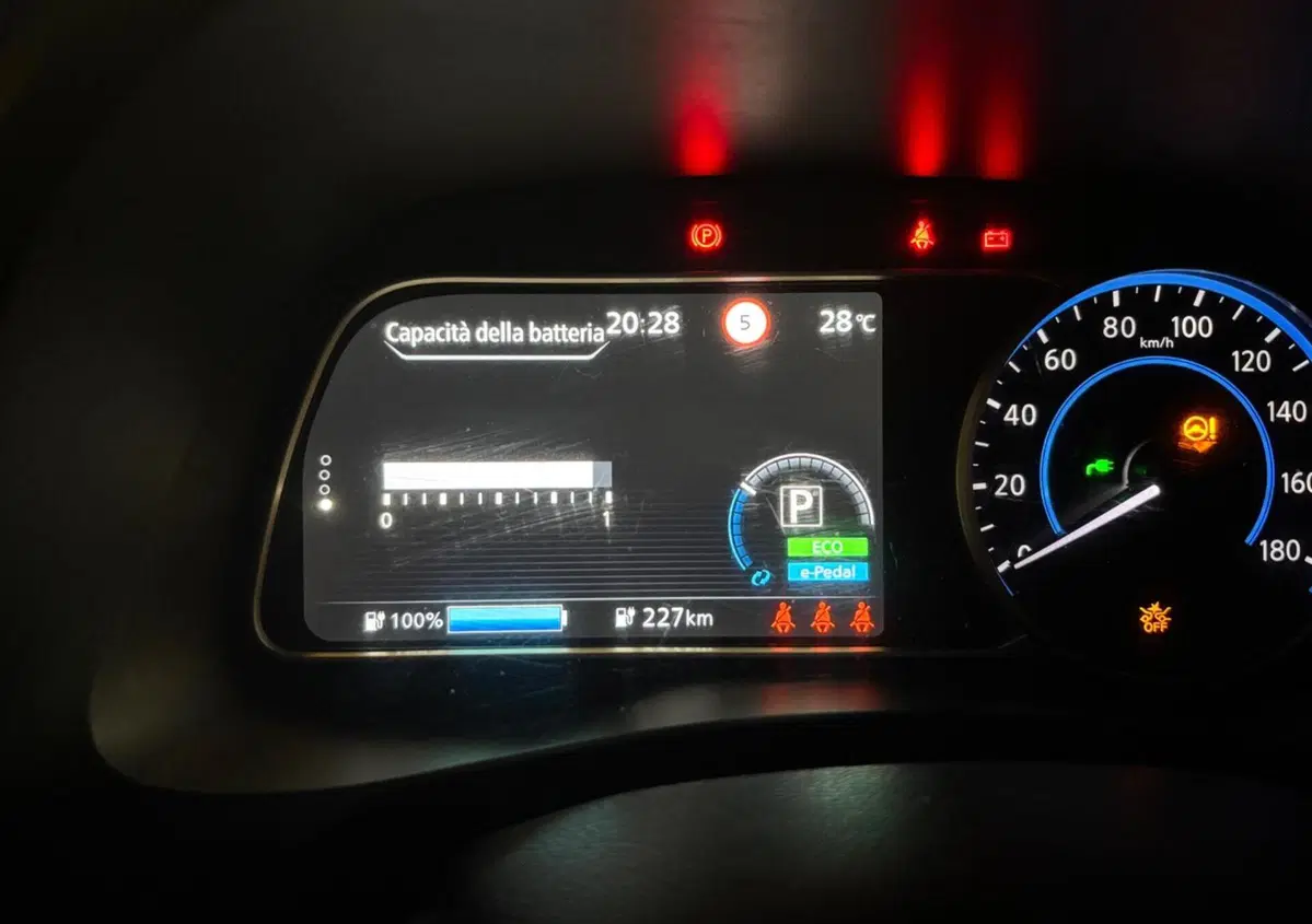 Nissan Leaf N-Connecta (12)