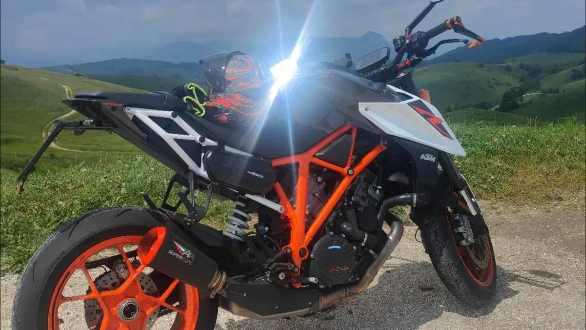 KTM 1290 Super Duke R (2019) 