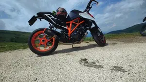 KTM 1290 Super Duke R (2019)  (4)