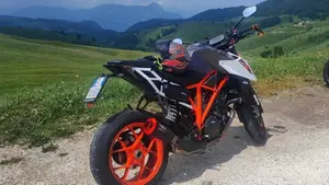 KTM 1290 Super Duke R (2019)  (6)