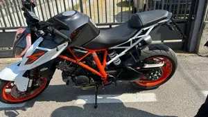 KTM 1290 Super Duke R (2019)  (10)