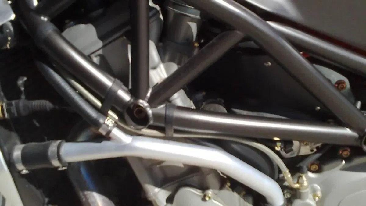 MV Agusta Brutale 750 S (2002 - 06)  (5)