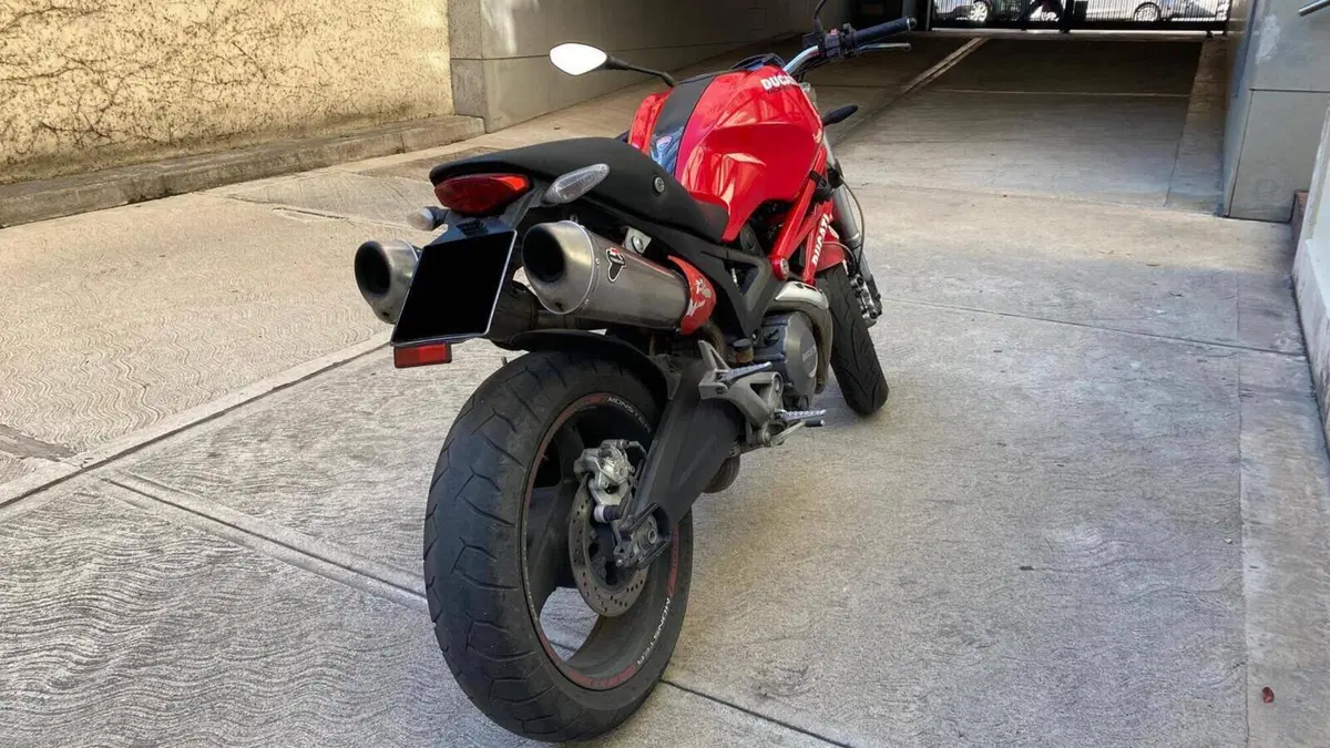 Ducati Monster 696 (2008 - 13)  (5)